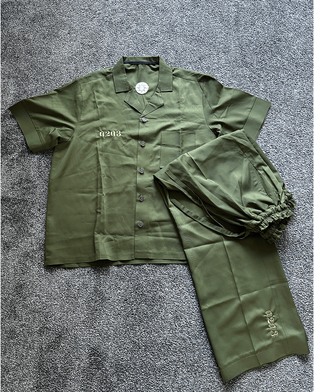 Green Two-piece (7 Years) M/L